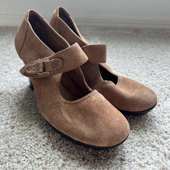 Aerosoles Mary Jane Shoes Size 8.5 Tan Suede Comfortable Cushioned Work Heels - Picture 1 of 11